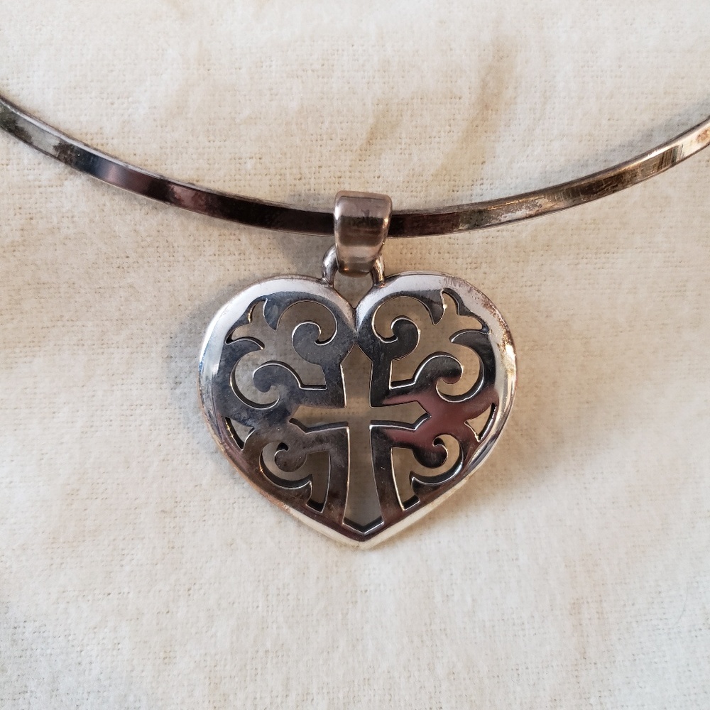 James Avery Regal Heart Pendant & Collet Neck Coll
